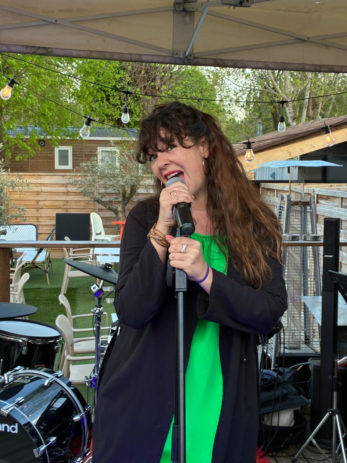 Lilie – Chant lead